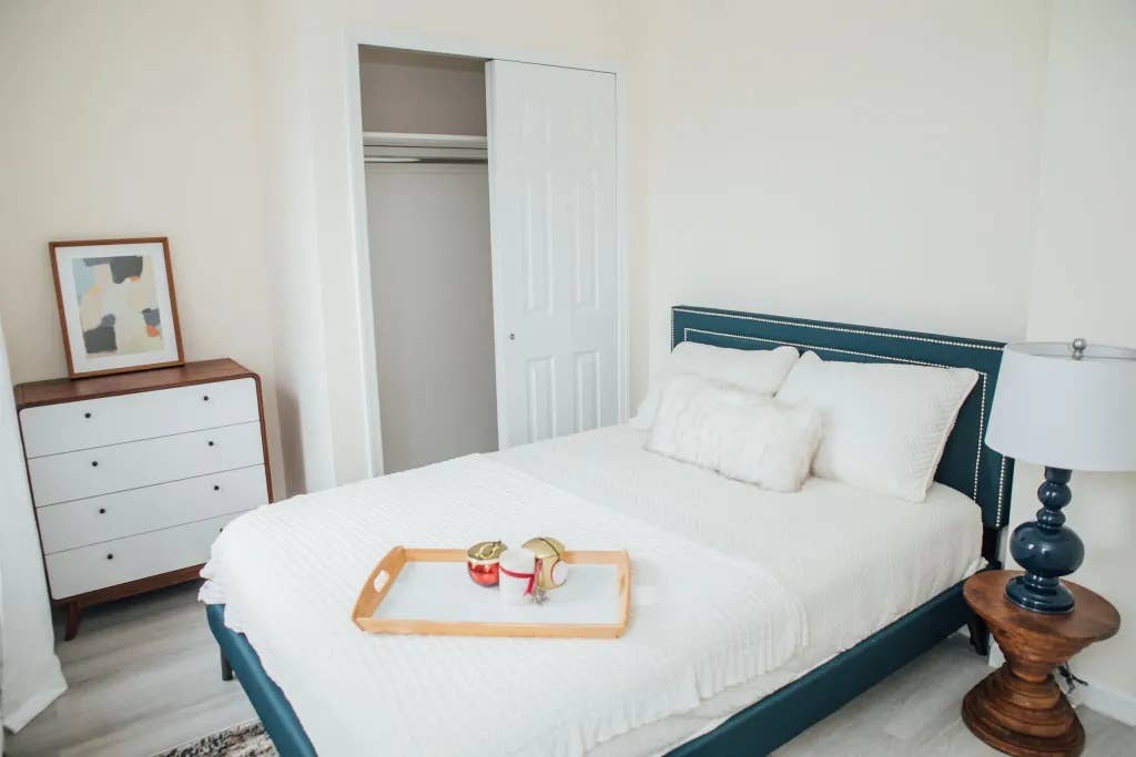 Furnished Room I Ridgewood #