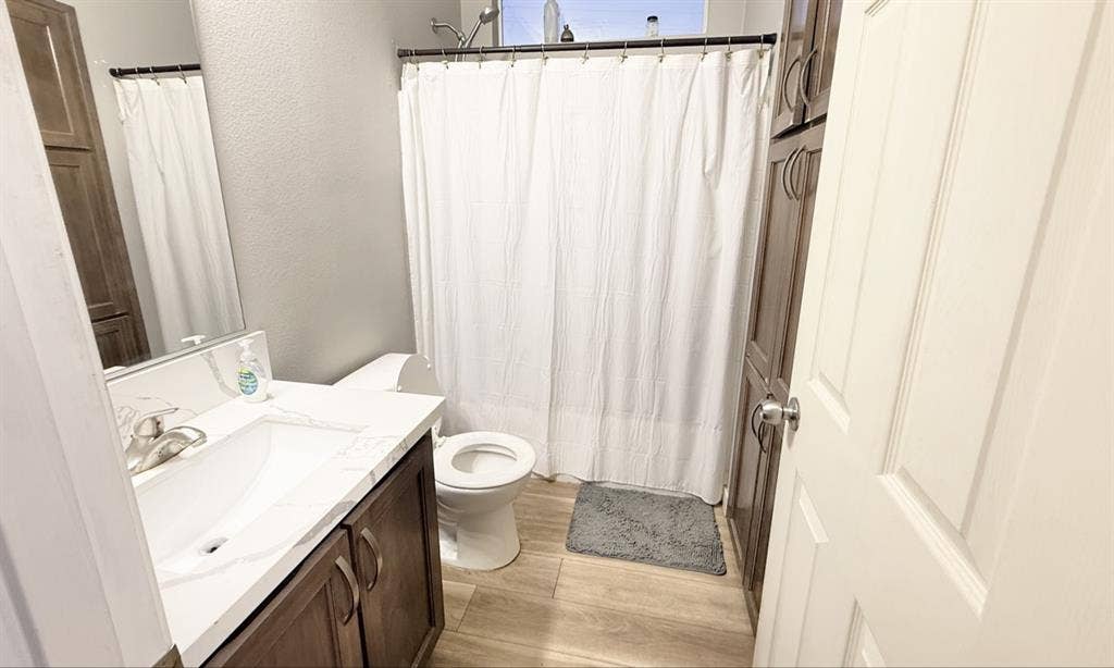 URGENT!! Roommate Needed by Feb 1st