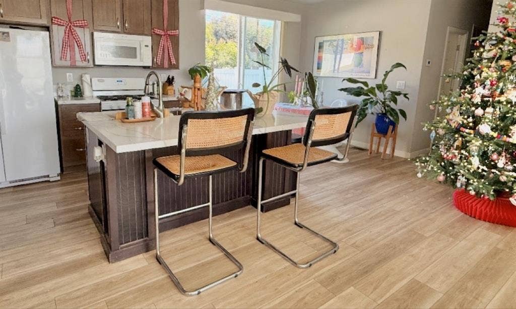 URGENT!! Roommate Needed by Feb 1st