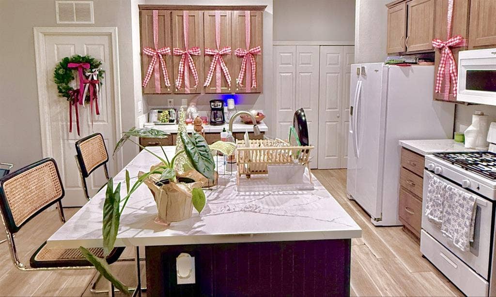 URGENT!! Roommate Needed by Feb 1st