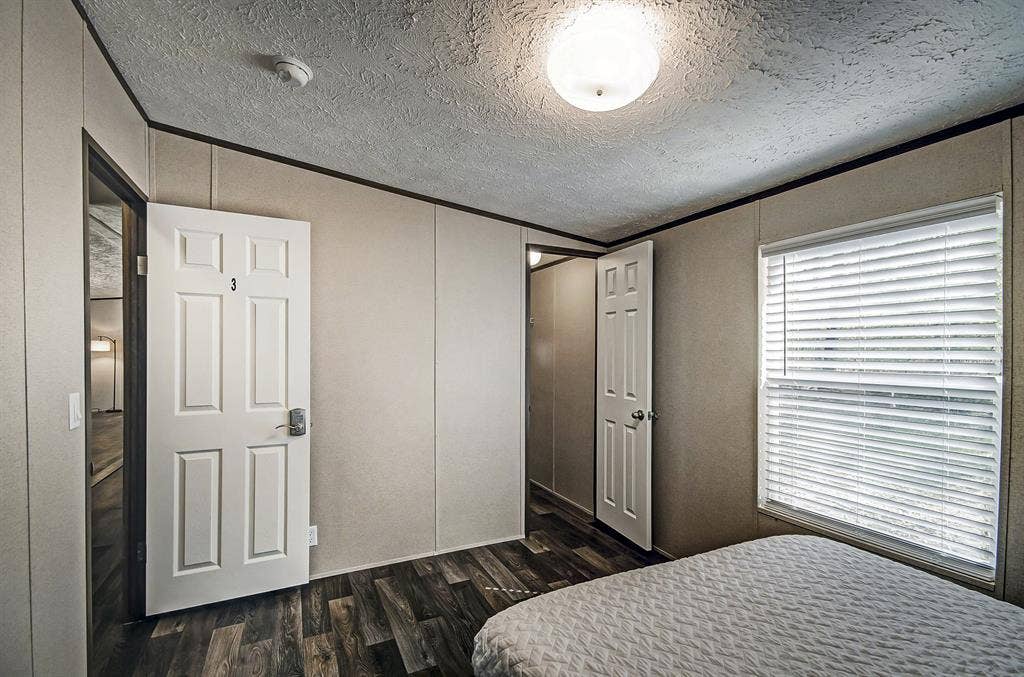 6 BR in Florence