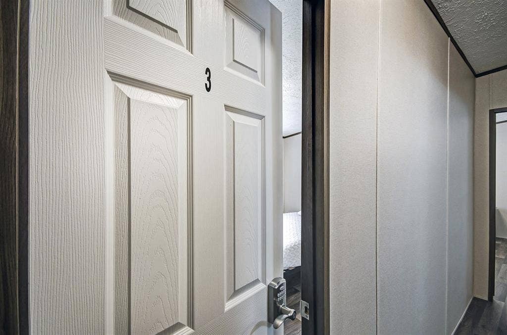 6 BR in Florence