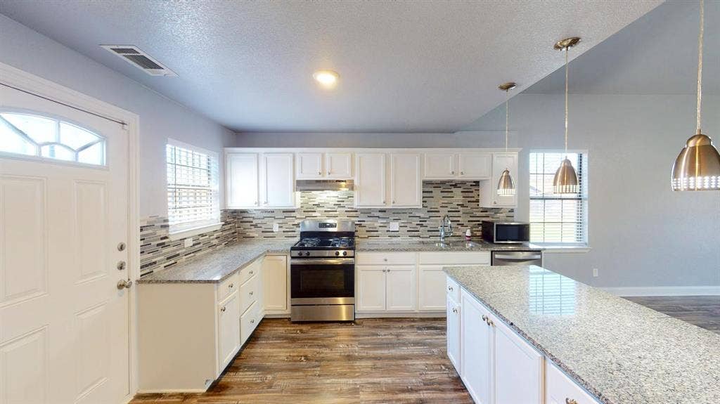 3 BR in Dallas