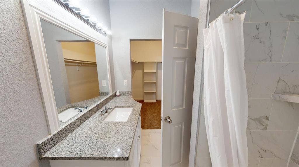 3 BR in Dallas