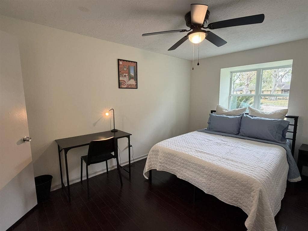 7 BR in Houston