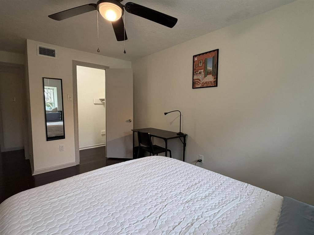 7 BR in Houston