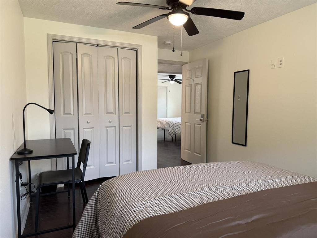 7 BR in Houston
