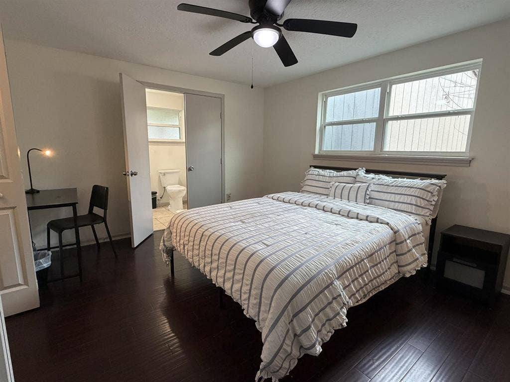 7 BR in Houston