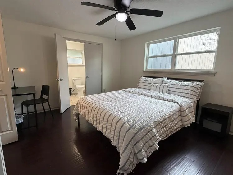 7 BR in Houston