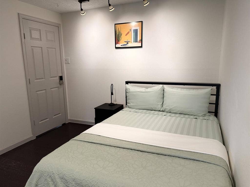 7 BR in Houston
