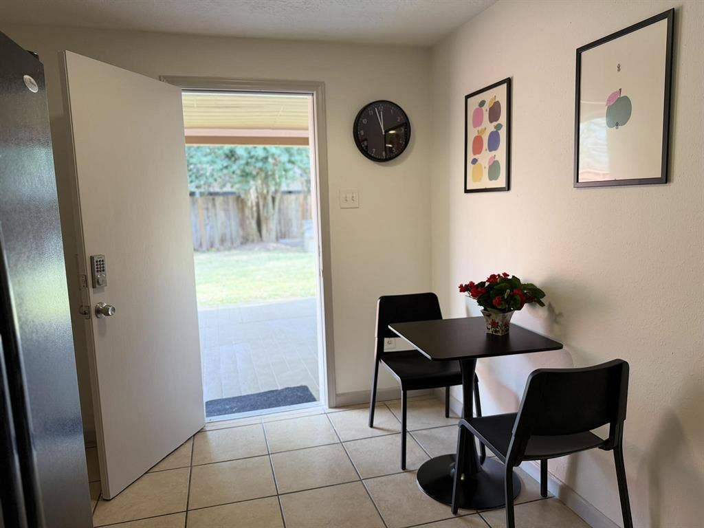 7 BR in Houston