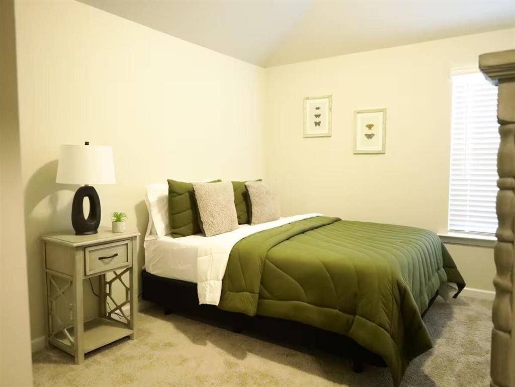 3 BR in Fairburn
