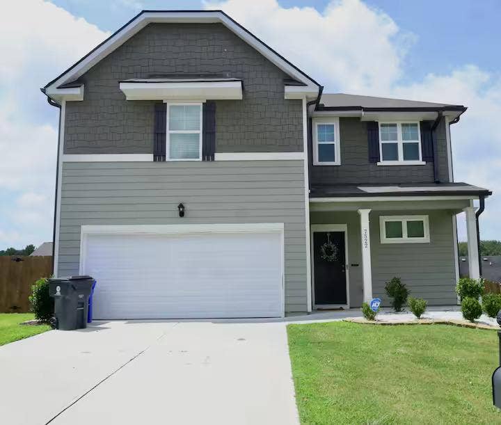 3 BR in Fairburn