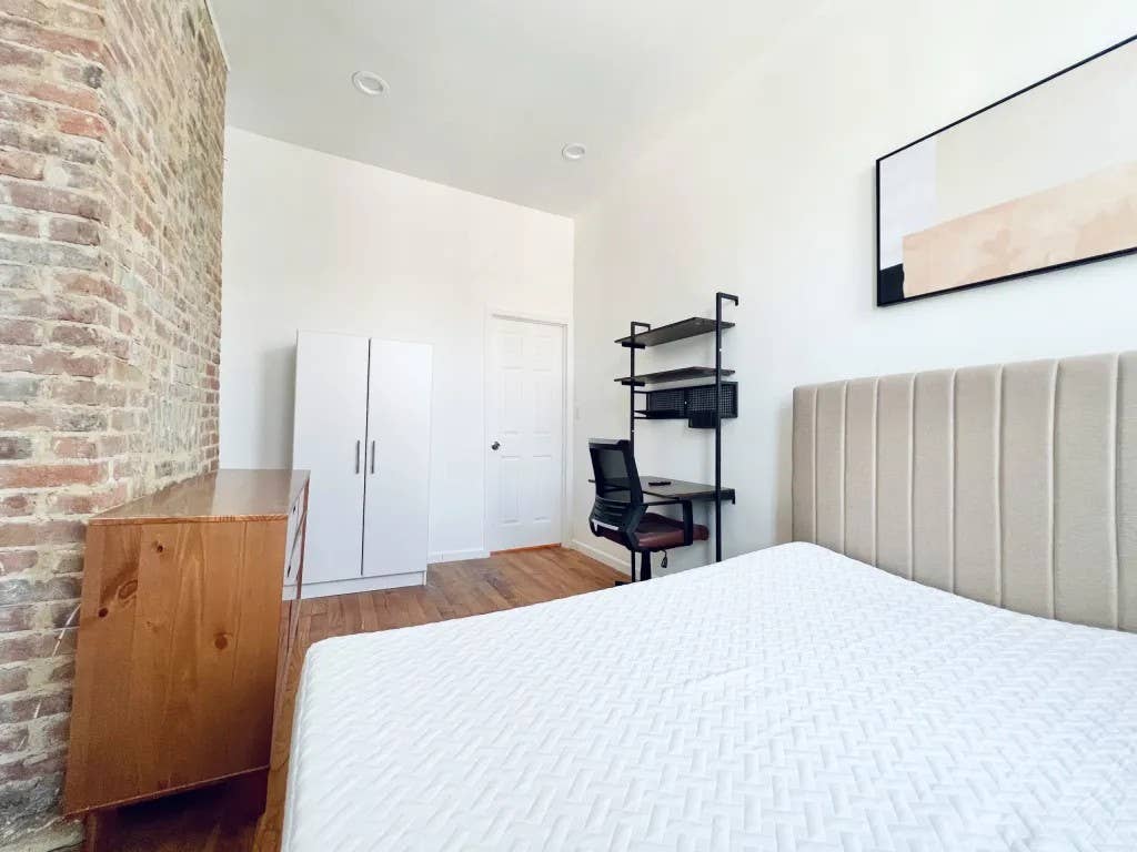 Furnished Room in Bushwick #298