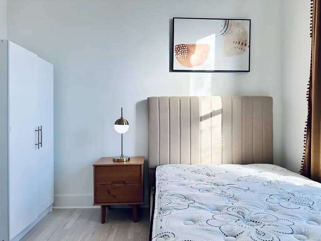 Furnished Room I min to Manhattan