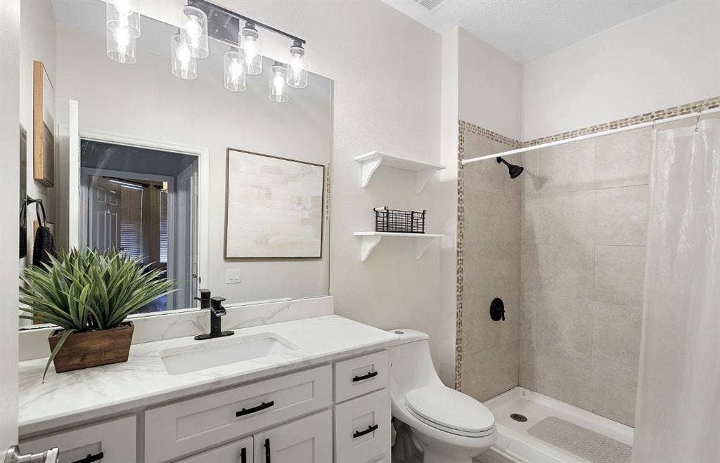 Gated/security/amenities/privacy