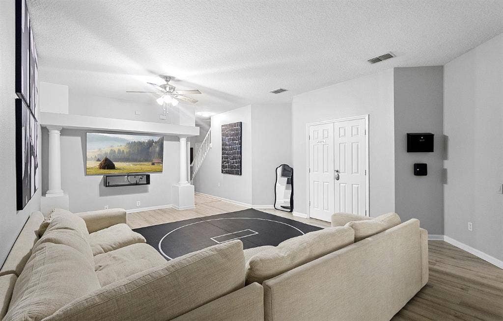 Gated/security/amenities/privacy