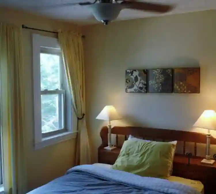ROOM FOR RENT IN A HUGE BRIGHTON