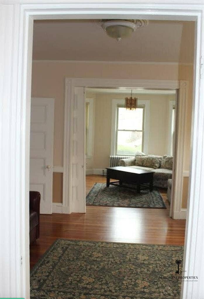 ROOM FOR RENT IN A HUGE BRIGHTON