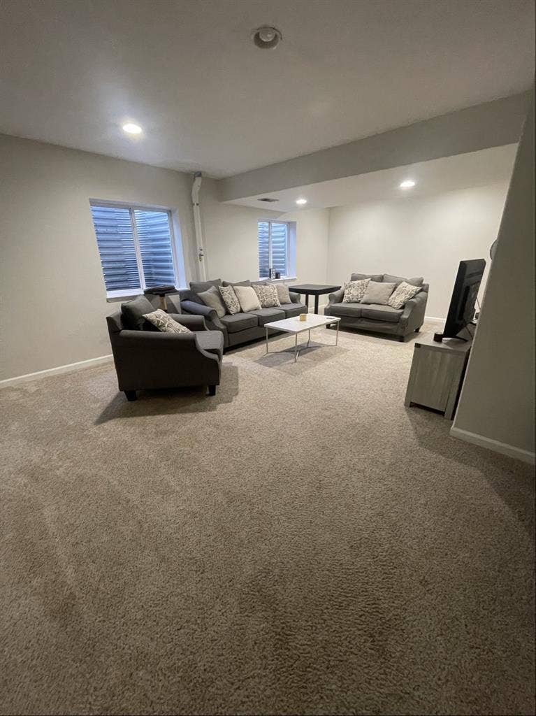 Room available in Englewood!