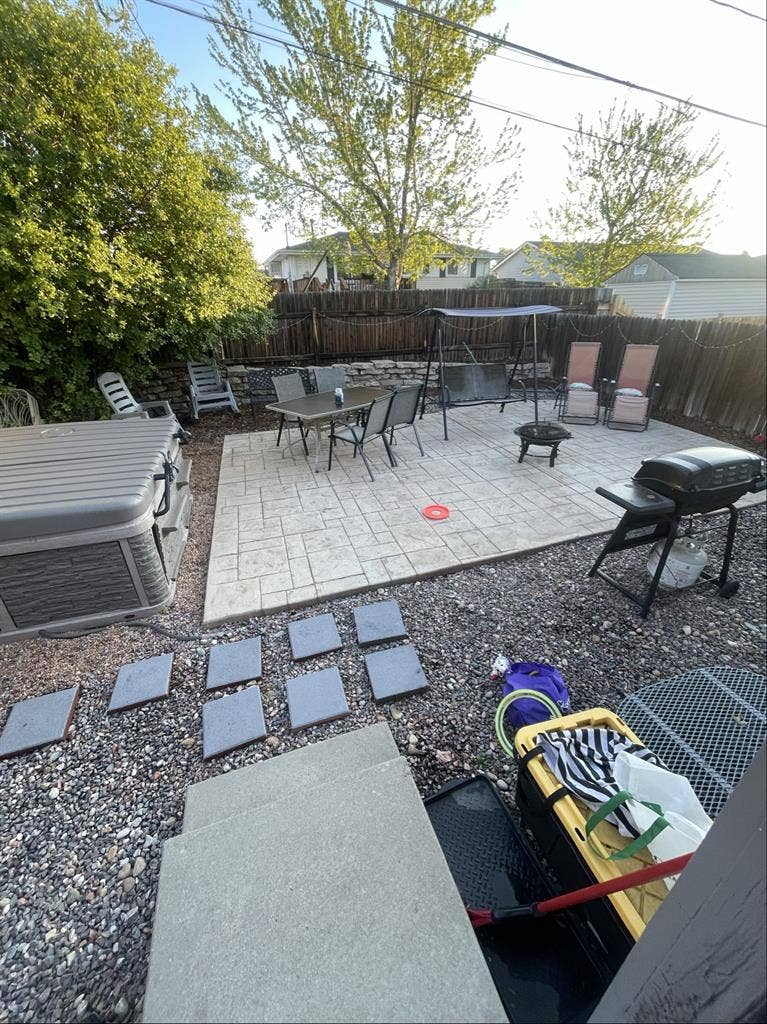 Room available in Englewood!