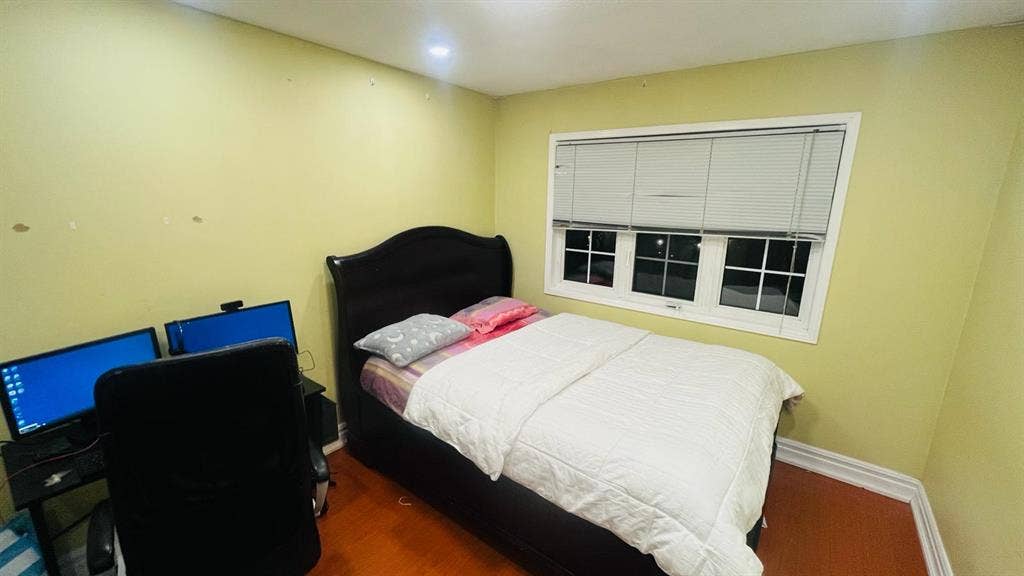 Private room for rent