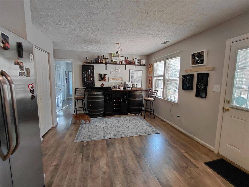 ba available in 4 br house