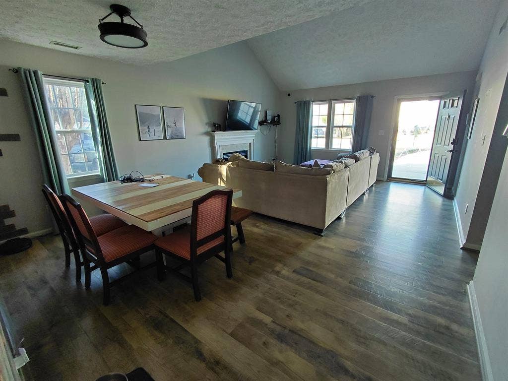 ba available in 4 br house