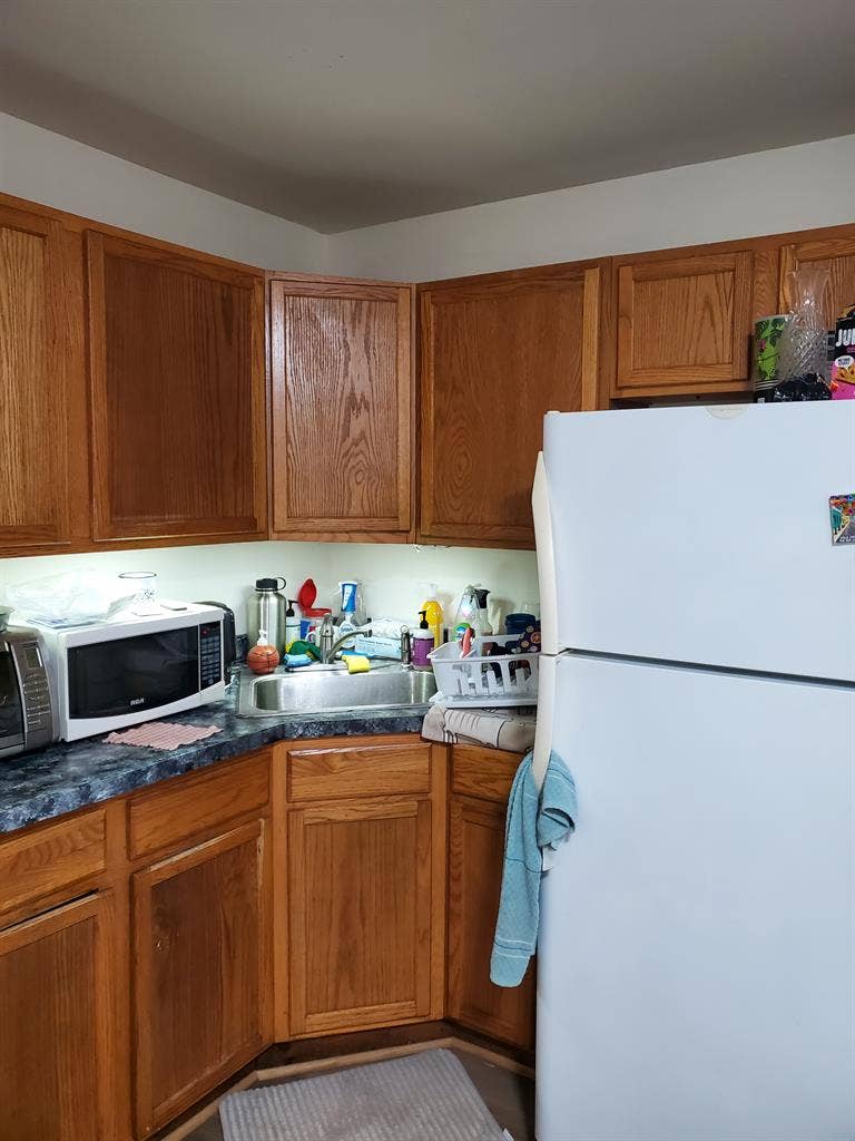 Unfurnished Room South Side