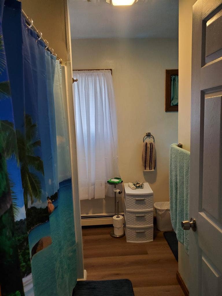 Unfurnished Room South Side
