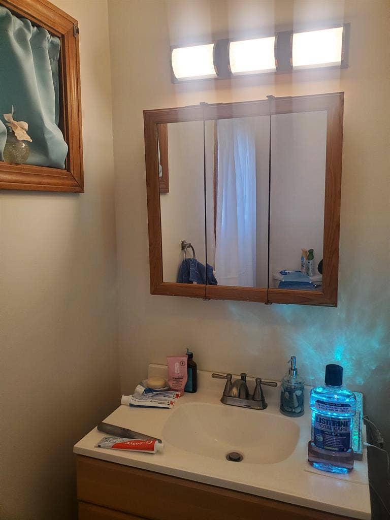Unfurnished Room South Side
