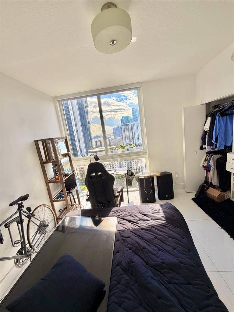 Luxury room for rent - edgewater
