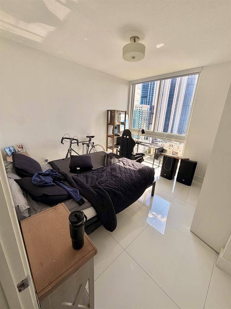 Luxury room for rent - edgewater