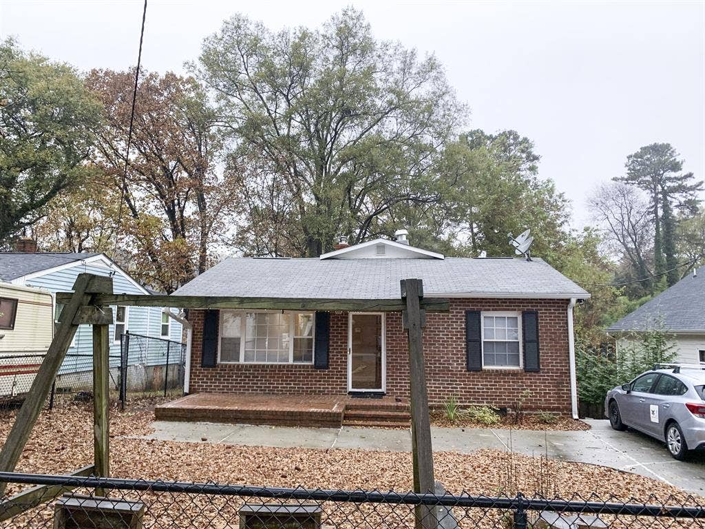 7 BR in Charlotte