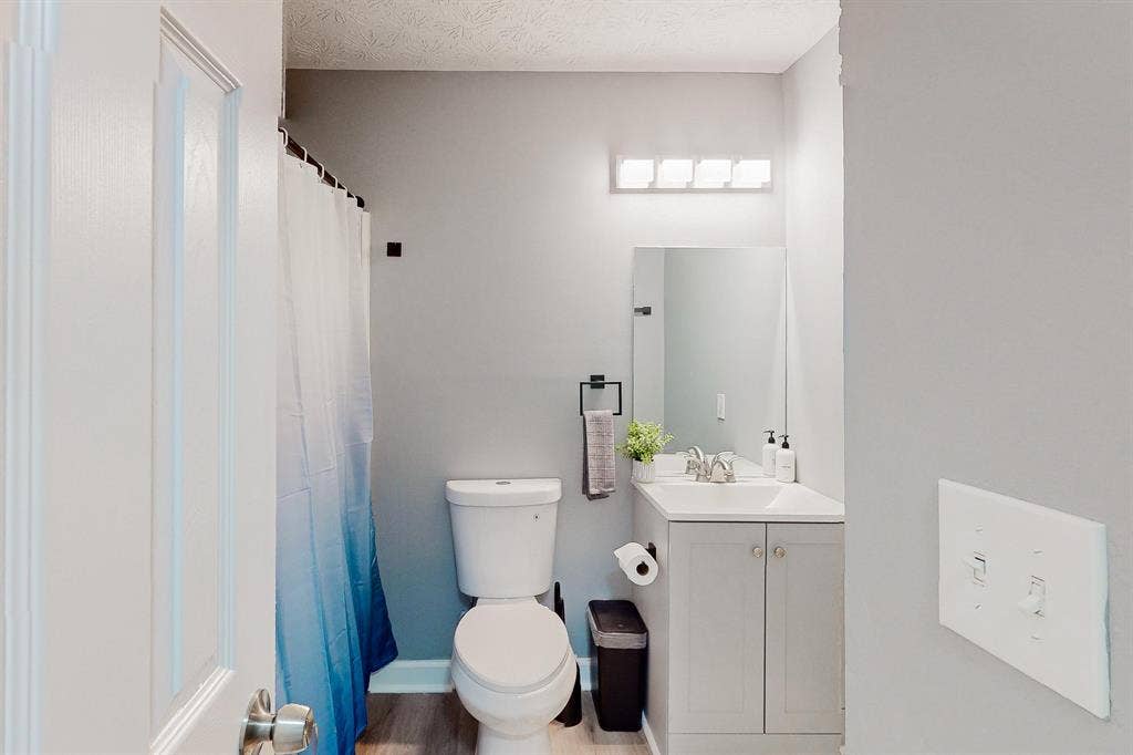 6 BR in Stone Mountain