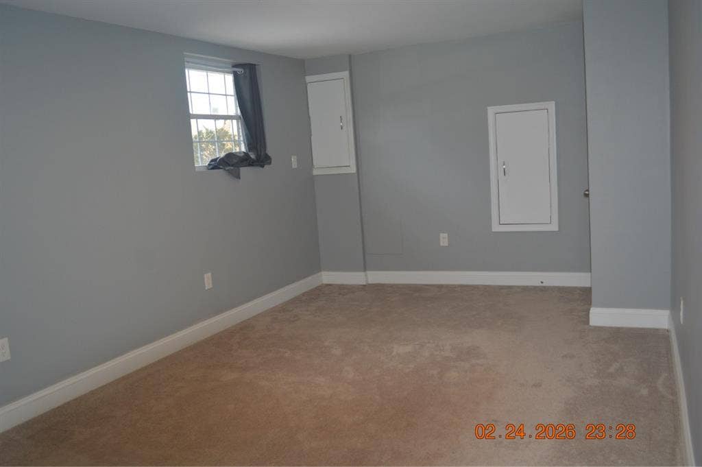 Private Basement apartment in house