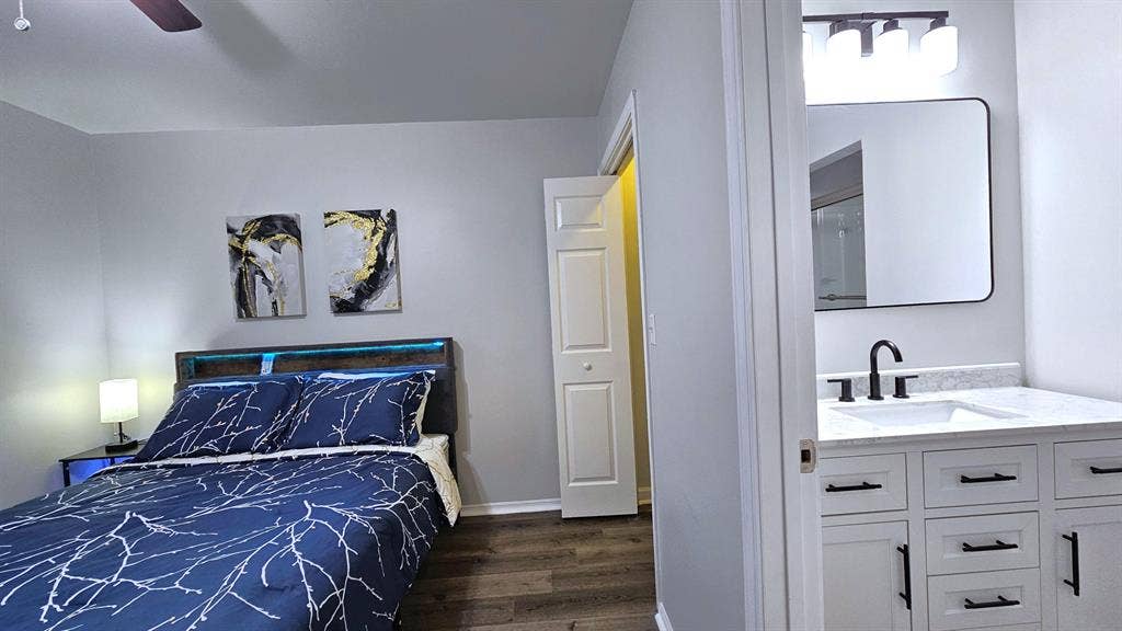 6 BR in Lawrenceville