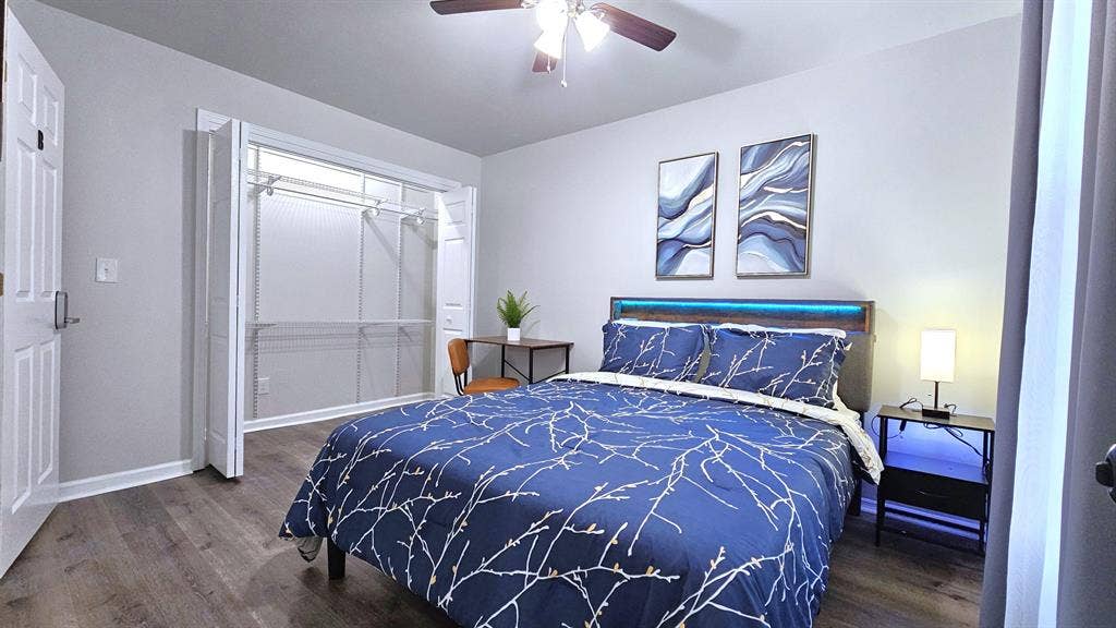 6 BR in Lawrenceville