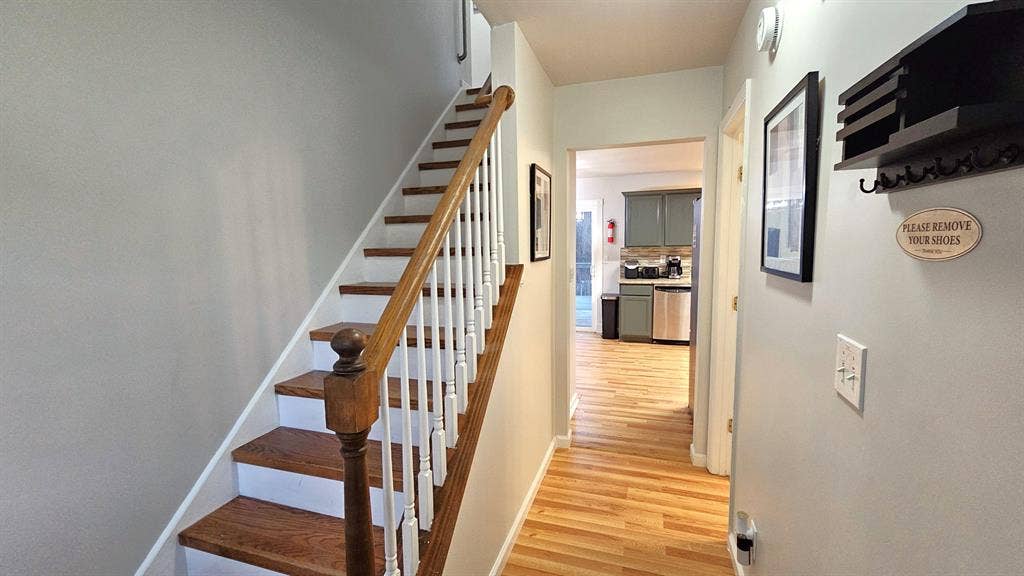 6 BR in Lawrenceville
