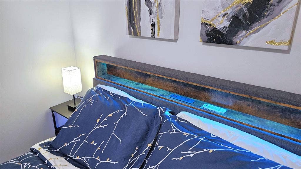 6 BR in Lawrenceville
