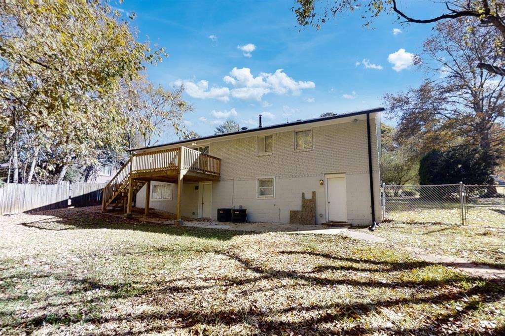 10 BR in Conley