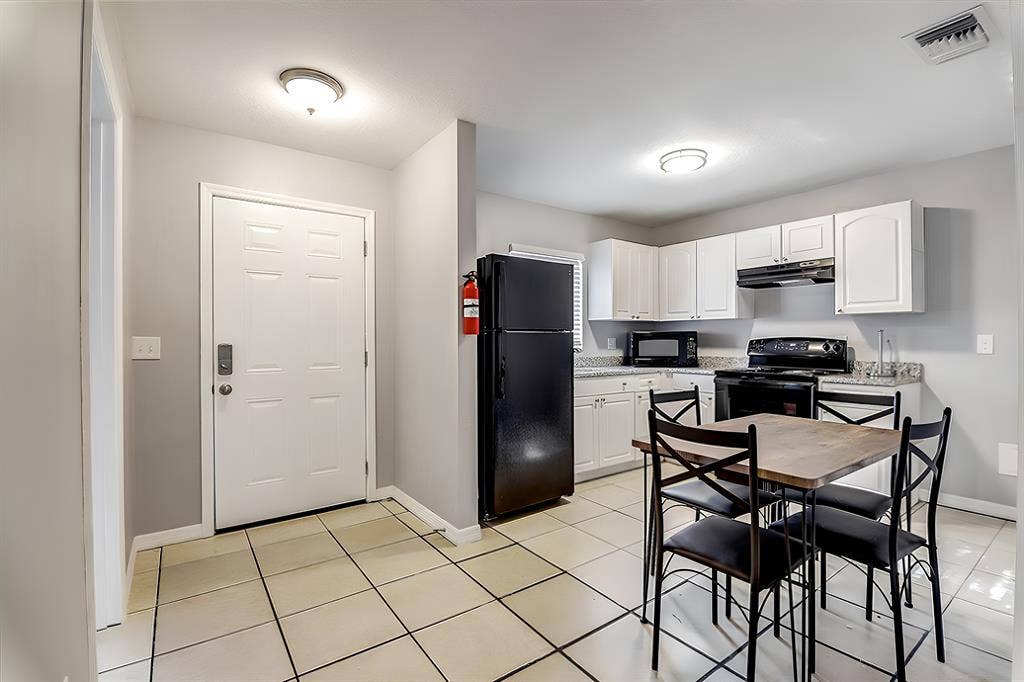 6 BR in Tampa