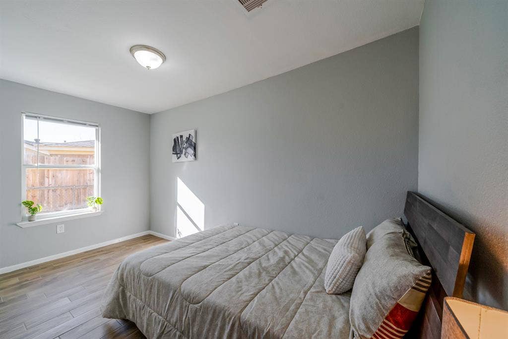 8 BR in Houston