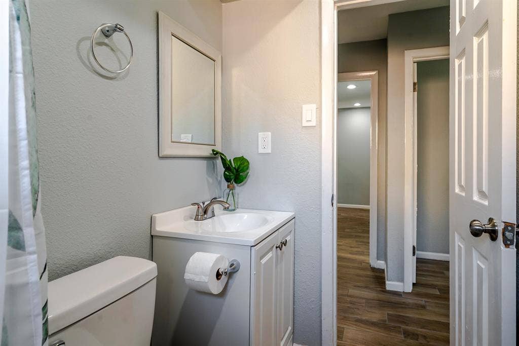 8 BR in Houston