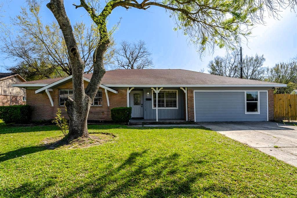 8 BR in Houston