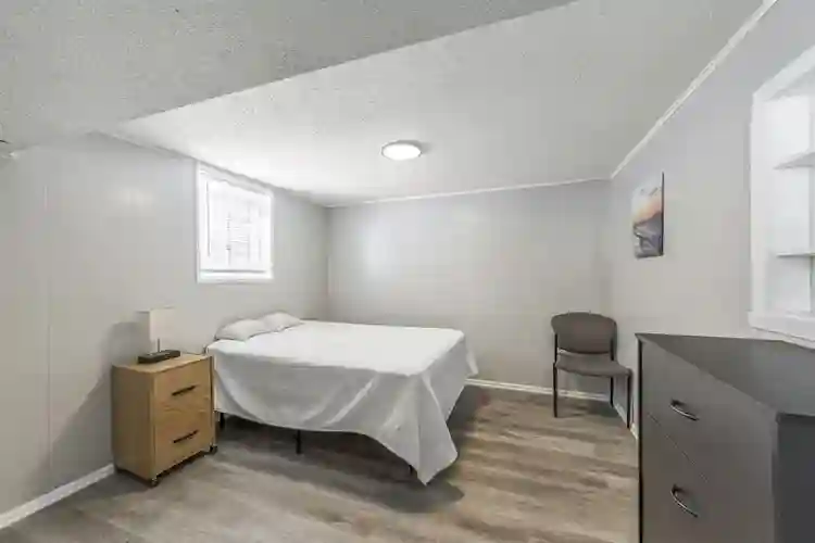 5 BR in Lee's Summit