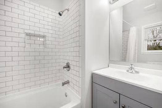8 BR in Charlotte