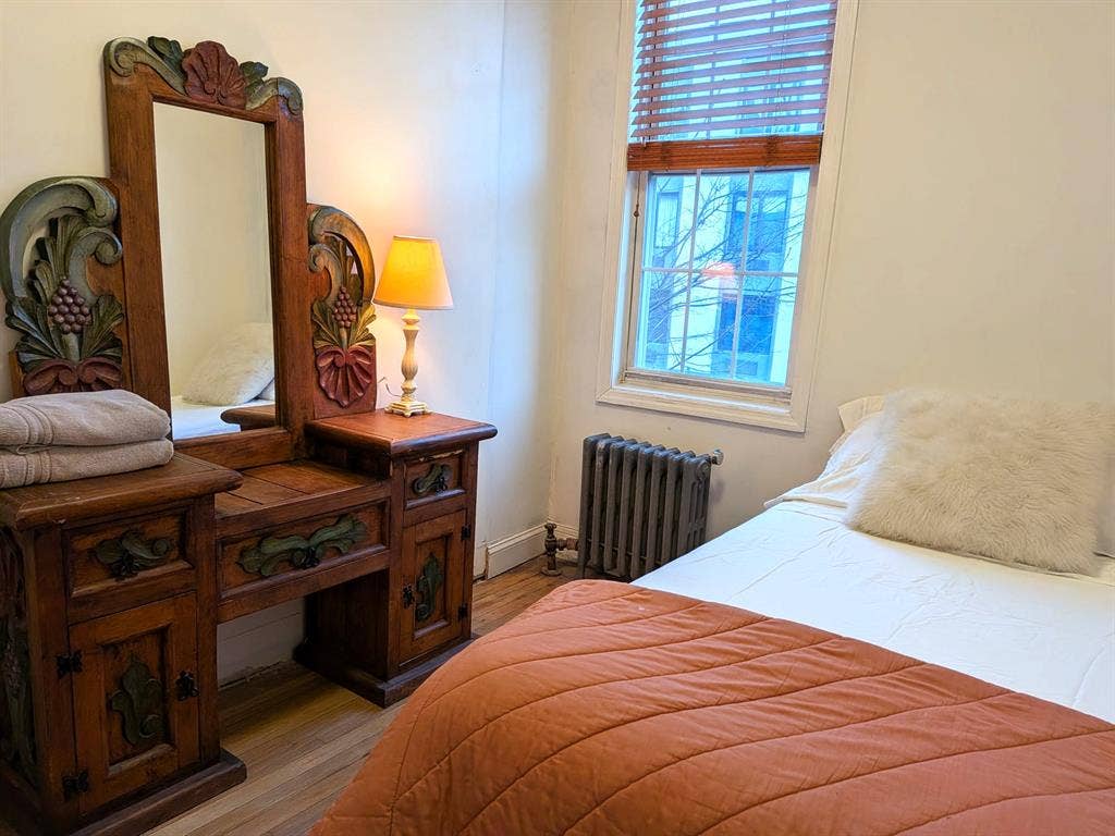 Rooms in Cool House Marble Hill NYC