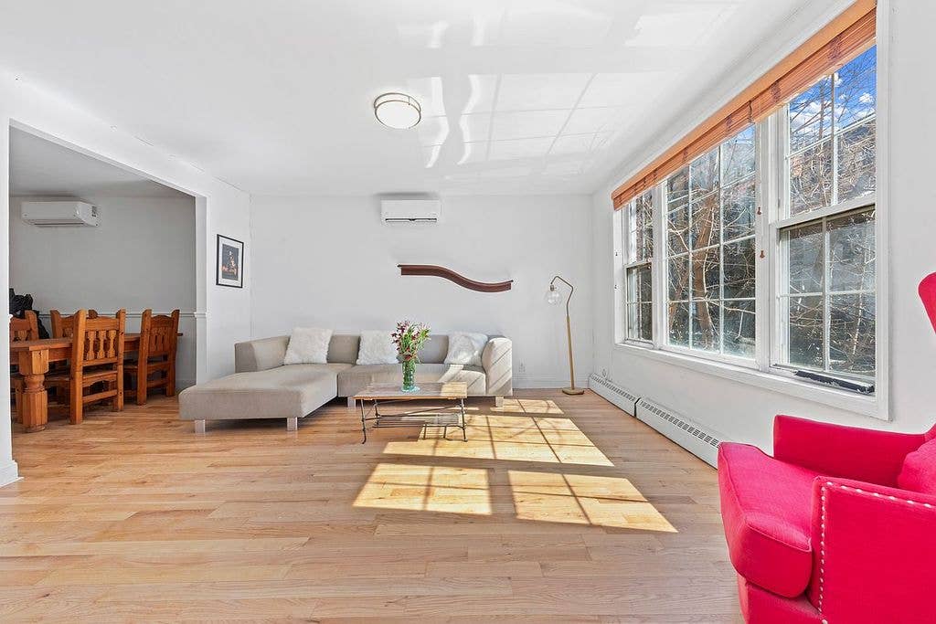 Rooms in Cool House Marble Hill NYC