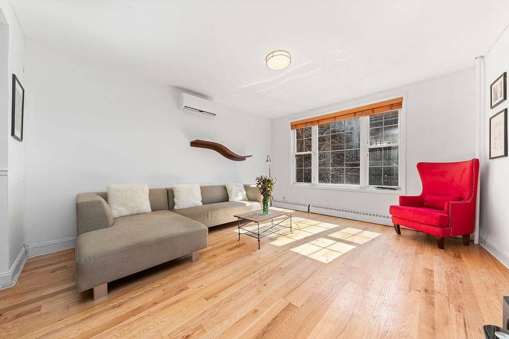 Rooms in Cool House Marble Hill NYC